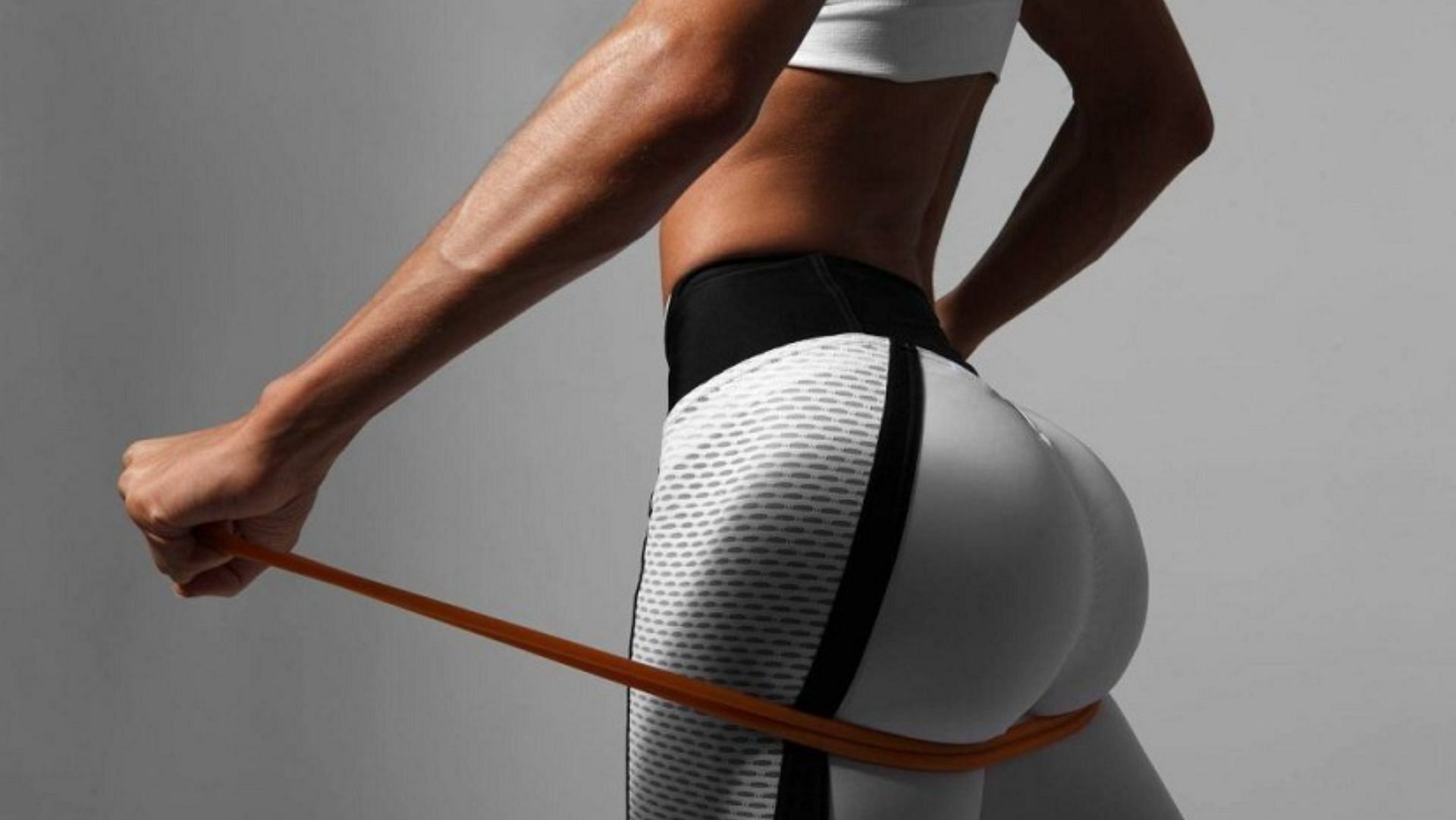 Hip thrusts are excellent for women looking to grow their glutes. (Image via Flickr)