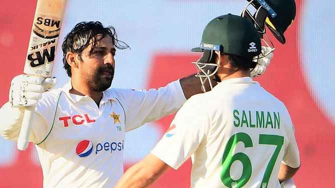PAK vs NZ : पाकिस्तान और न्यूजीलैंड के बीच कराची टेस्ट रोमांचक मोड़ पर हुआ ड्रॉ, सरफराज़ अहमद ने जड़ा शतक