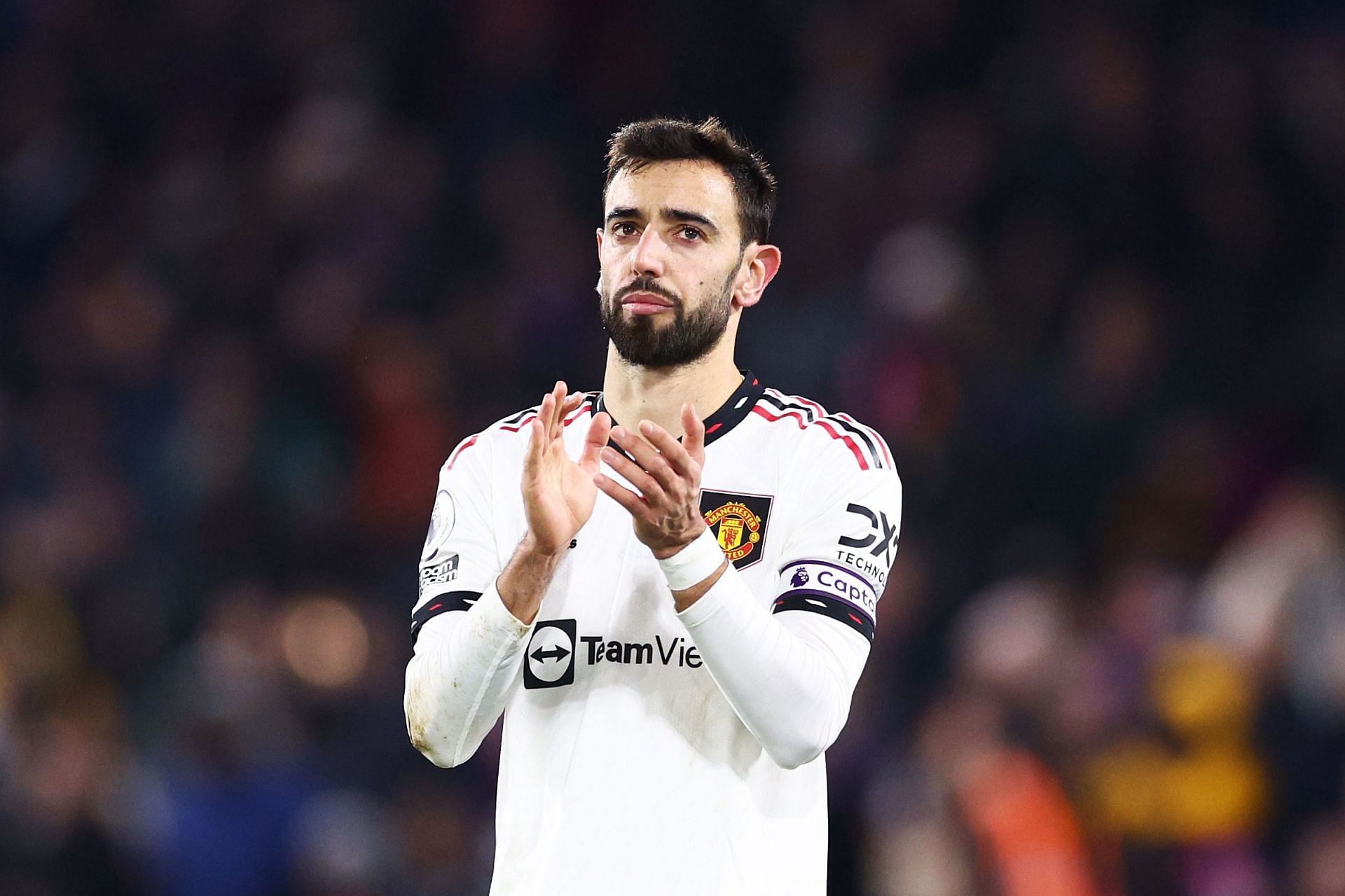 Manchester United summer signing involved with angry bust-up with Bruno  Fernandes in 1-1 Crystal Palace draw