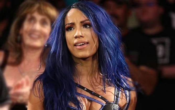 Wrestling legend recalls Sasha Banks training on her own money in another country after dispute with WWE