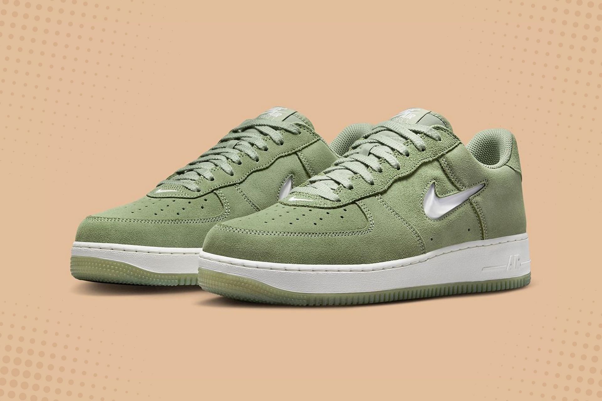 The Nike Air Force 1 'Oil Green' are the shoes to be the most elegant  without giving up color