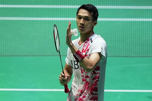 Jonatan Christie applauds the crowd after a match at the 2022 BWF World Championships (Image: Getty)