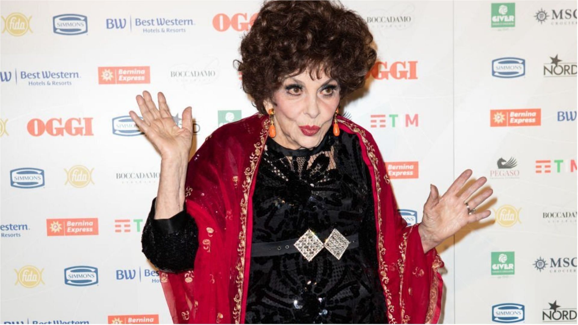 Gina Lollobrigida has accumulated a lot of wealth from her career as an actress, politician and photojournalist (Image via Rosdiana Ciaravolo/Getty Images)