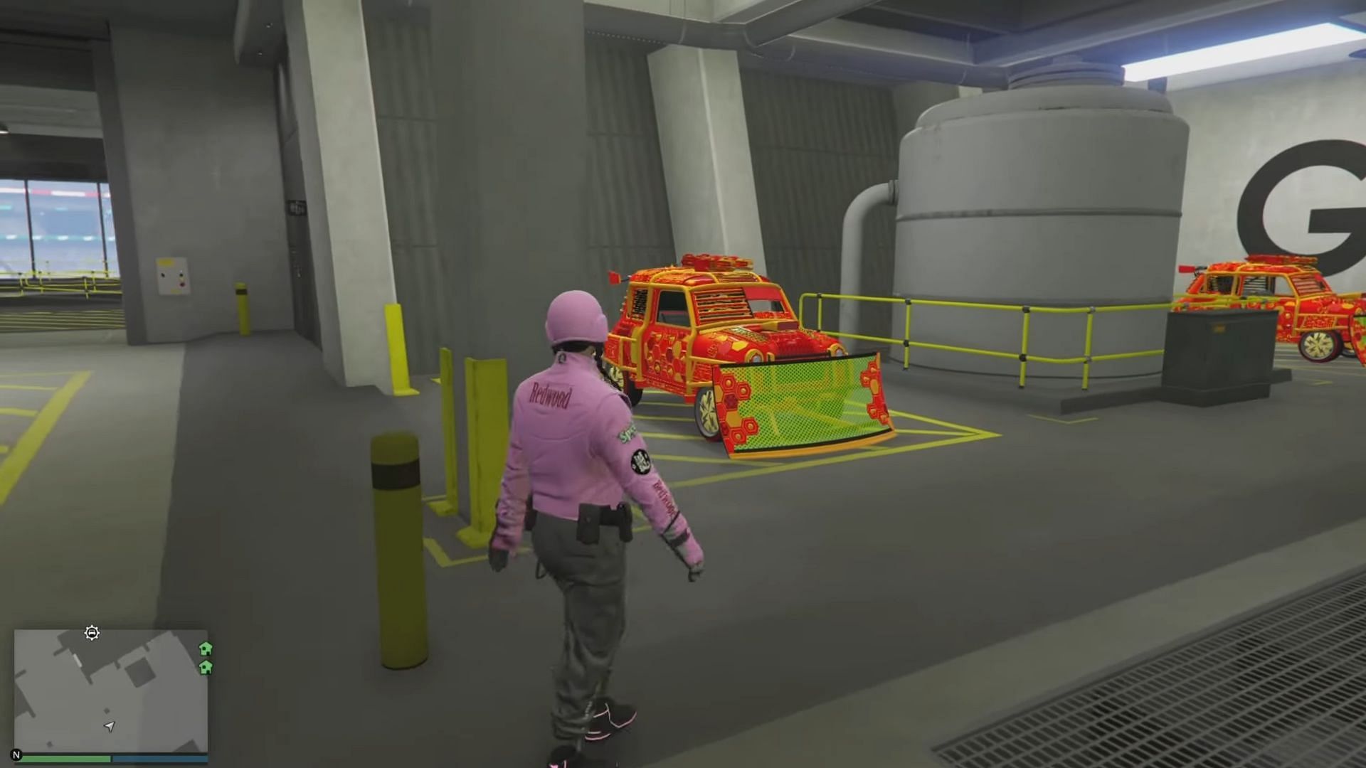 An example of a GTA Online player with duped Issis (Image via All Eyez On Glitch)