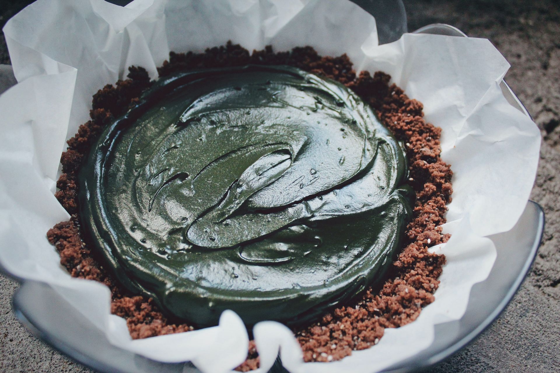 Whip up chlorella into a pudding to reap its many benefits (Image via Unsplash @Vita Marija Murenaite) 