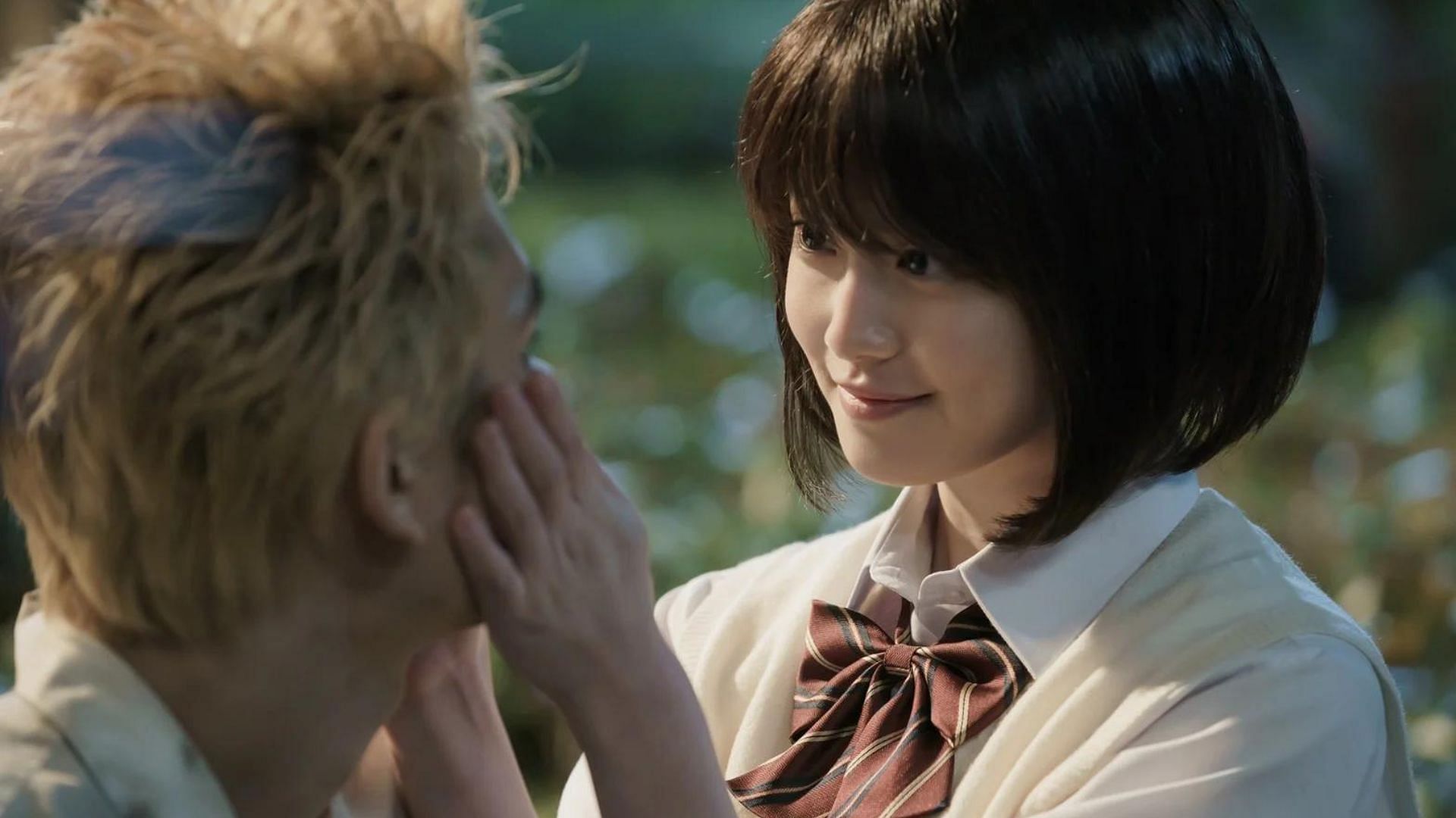 Hanagaki Takemichi and Hinata Tachibana as seen in Tokyo Revengers (Image via Warner Bros.)