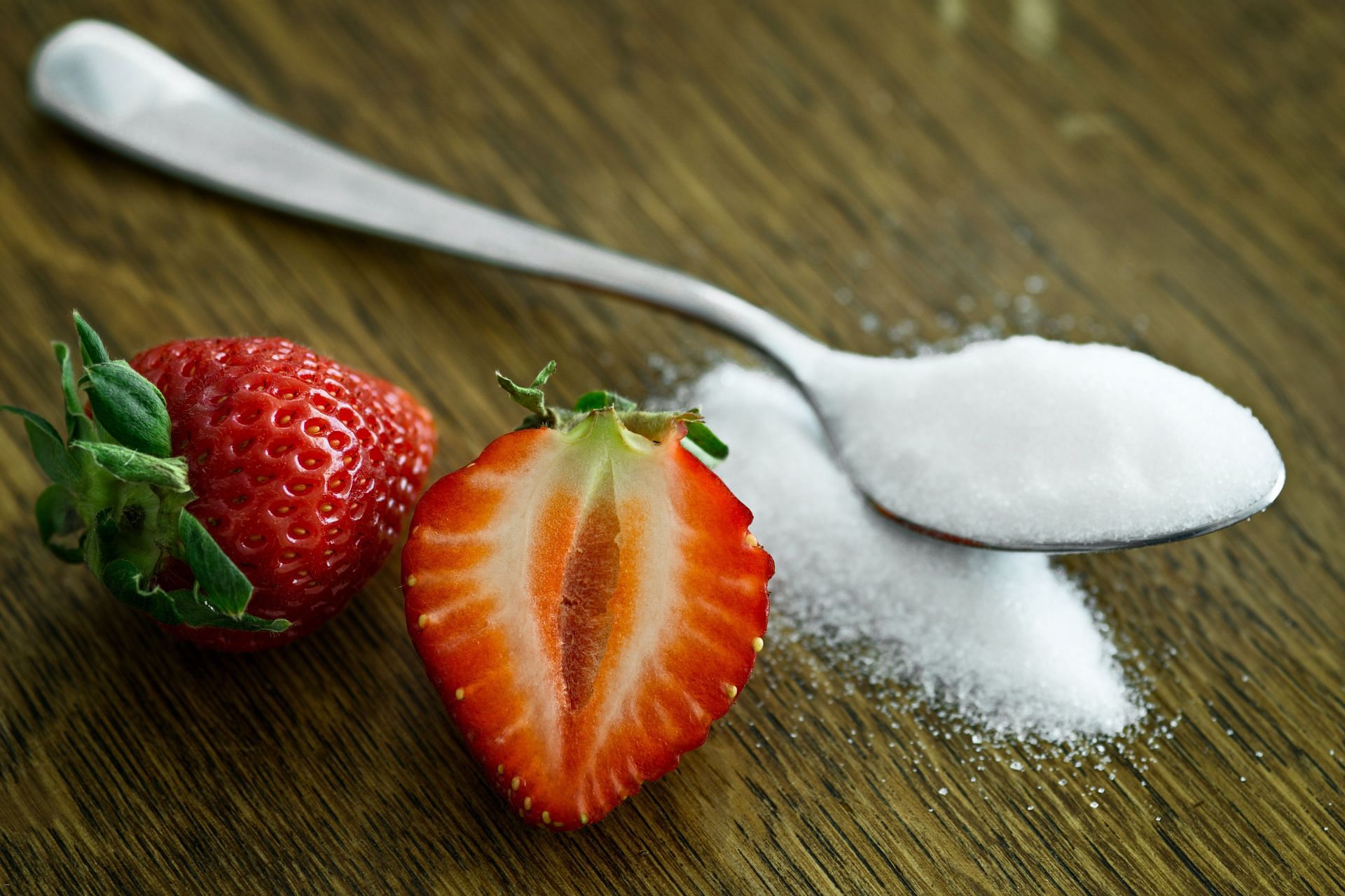 one teaspoon of sugar can supply about 100 calories of fuel. (Image via Pexels / Mali Maeder)