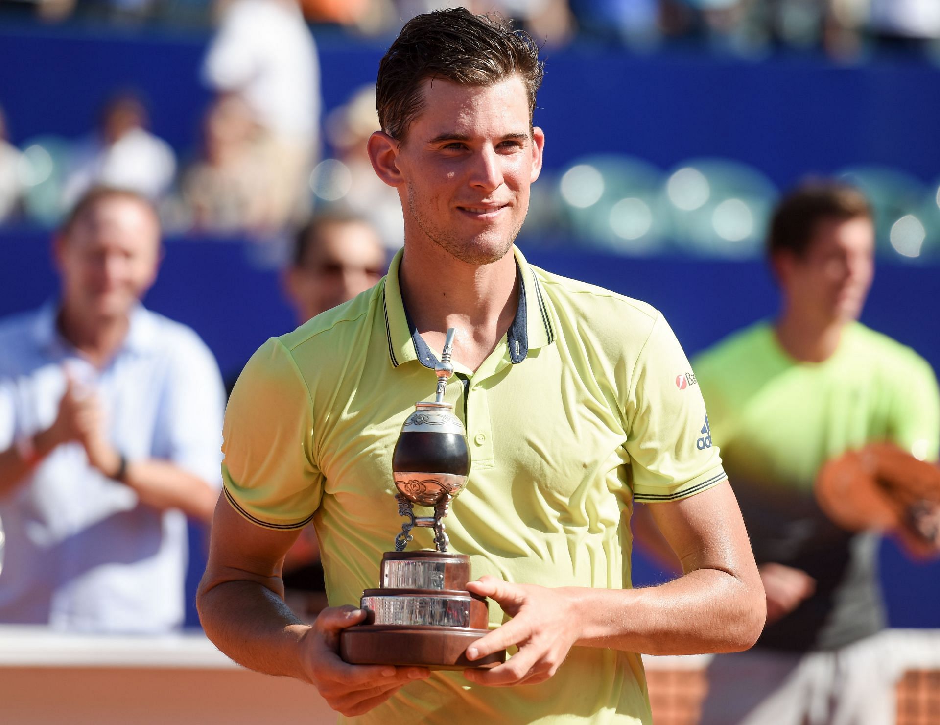 Dominic Thiem lifts the 2018 Argentina Open trophy