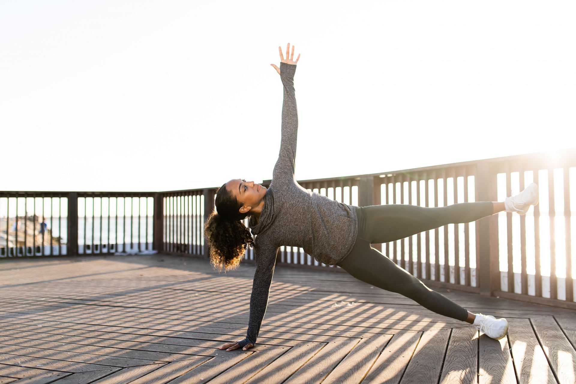 Exercises for obliques are an essential part of any core workout routine (Image via Pexels @Ketut Subiyanto)