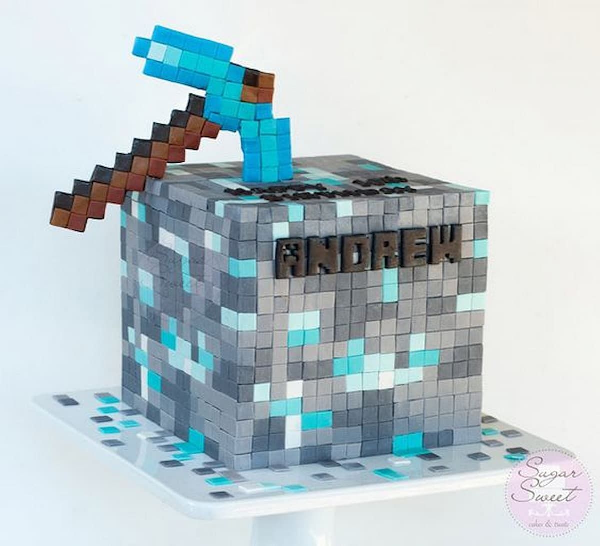 Minecraft End Themed Cake with Ender Dragon Cake Tutorial 