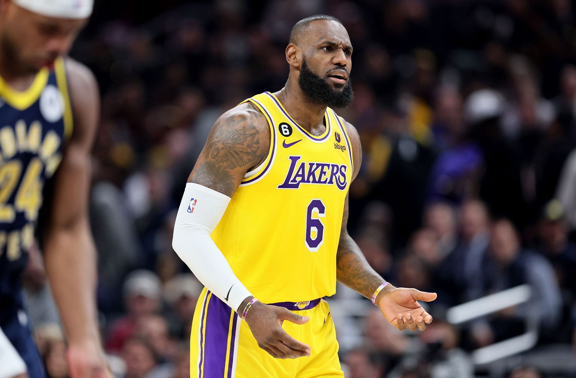 LeBron is questionable against the Trail Blazers (Image via Getty Images)