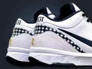 Take a closer look at the heel counters of the arriving sneakers (Image via Instagram/@kicksdong)