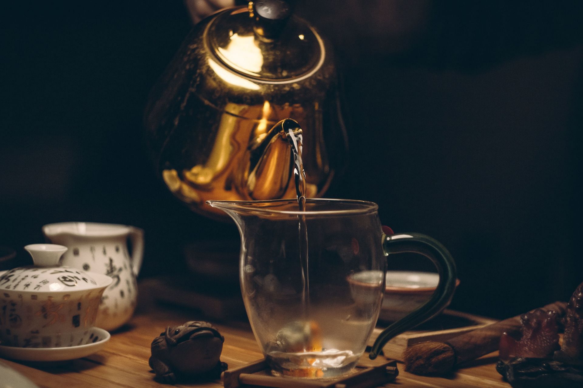 Sipping hot water can help you get relief from constipation. (Image via Pexels/ Nikolay Osmachko)