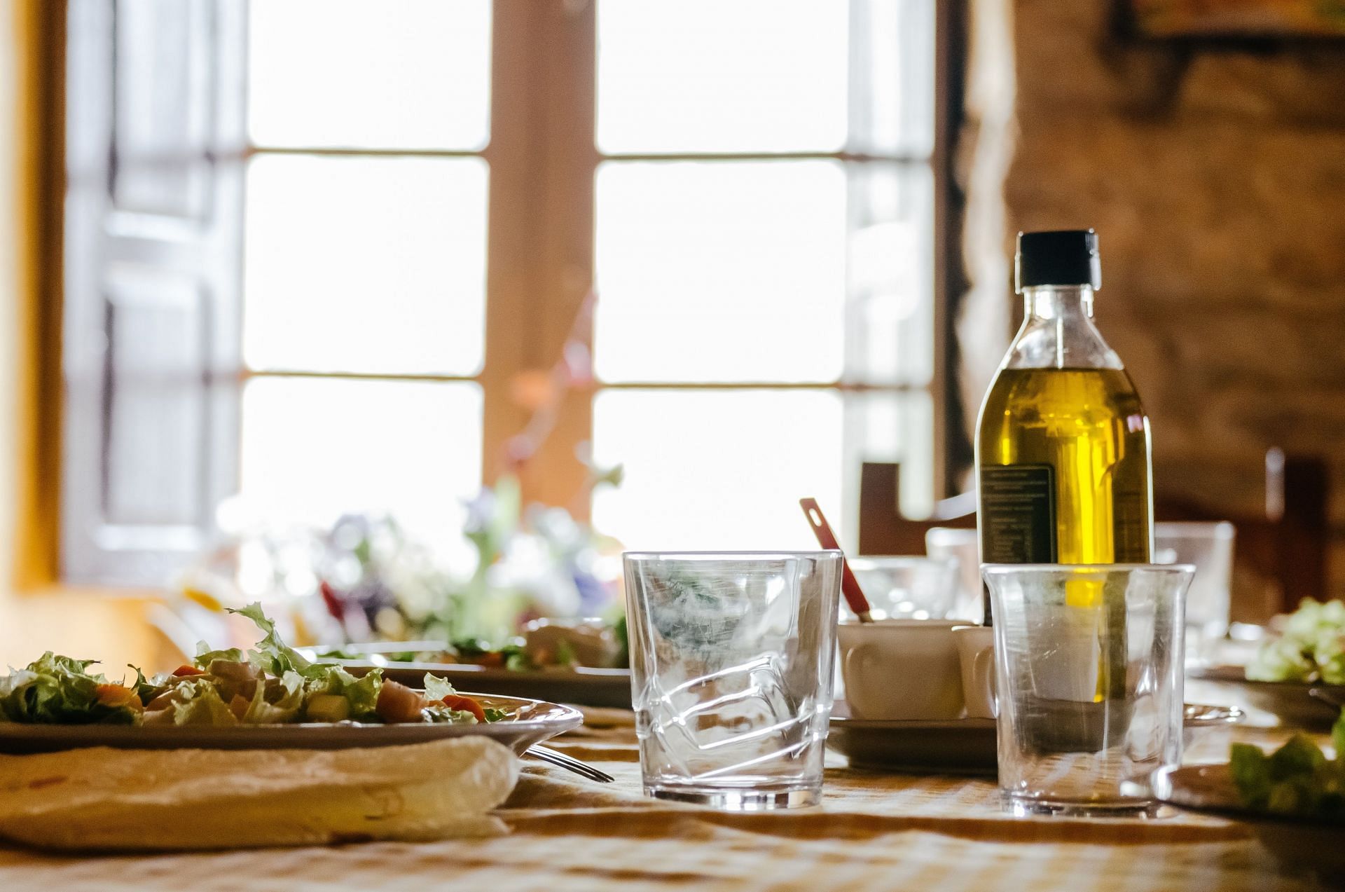 Nutritional profile of olive oil makes olive oil good for you. (Image via Unsplash/ Juan Gomez)