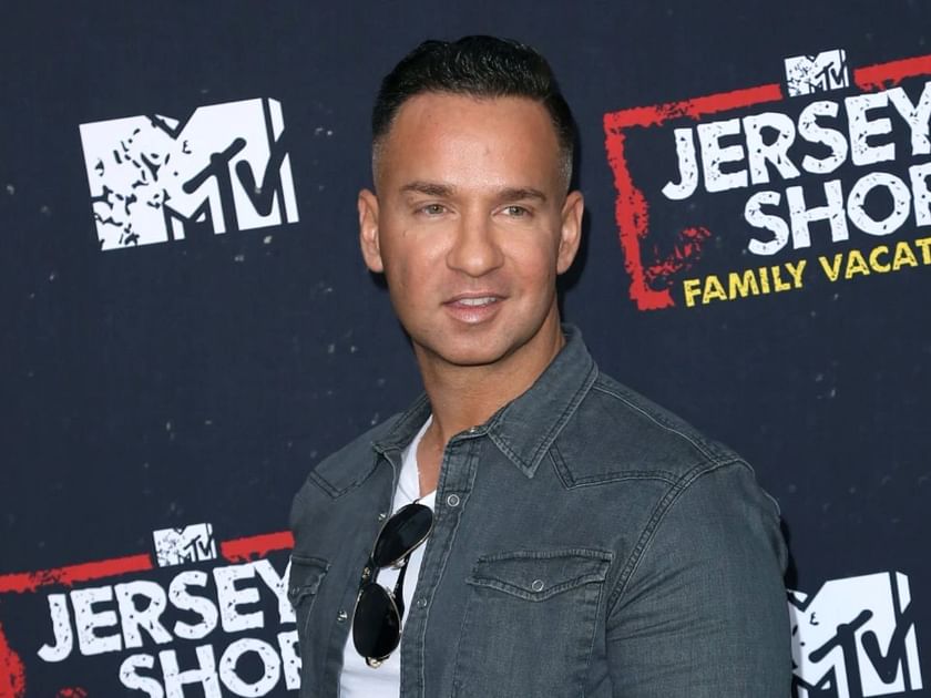 Winner in my book- Jersey Shore: Family Vacation fans try to cheer Michael  Sorrentino as he loses the Cornhole tournament