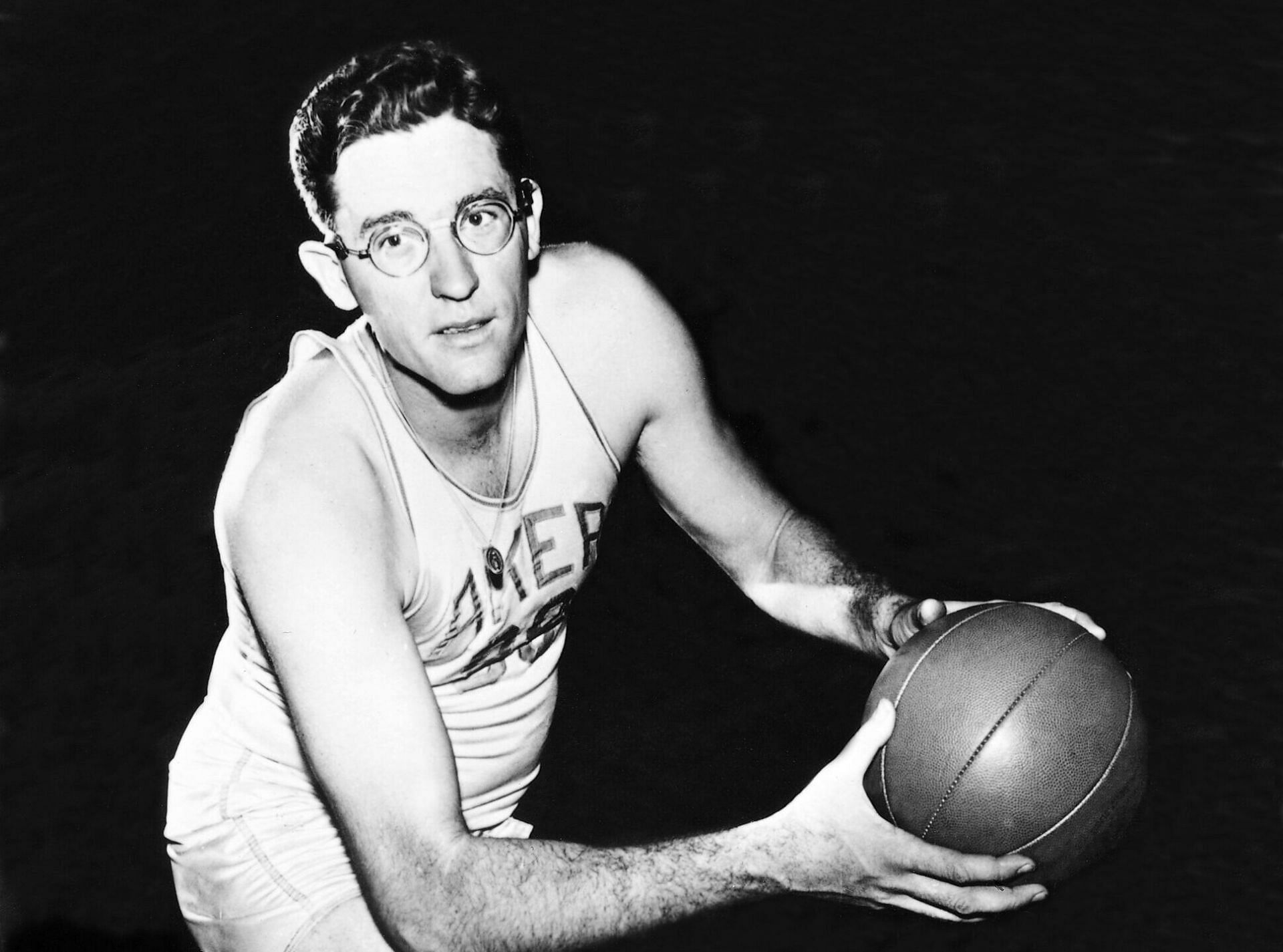 George Mikan (Image via NBA)