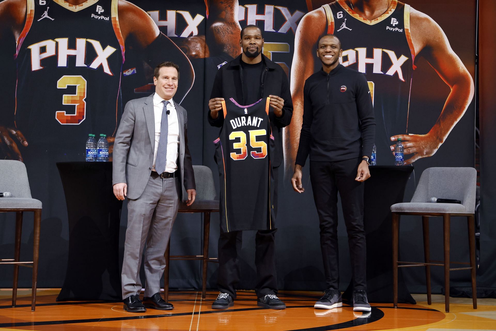 Kevin Durant Officially in the Sunburst Unis 😍😍 : r/suns