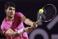 Carlos Alcaraz in action at the ATP 500 Rio de Janeiro 2023.