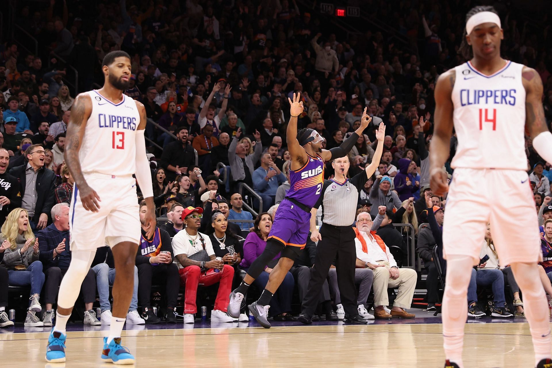 The Clippers cost more than $333 million (Image via Getty Images)