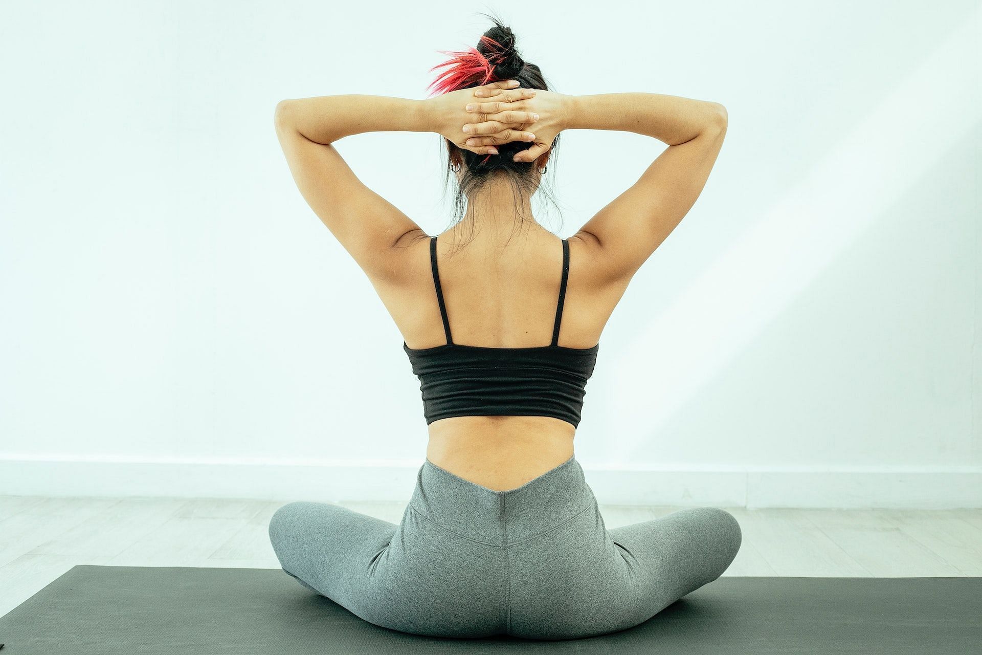 Hunched back can be caused due to poor posture. (Photo via Pexels/Miriam Alonso)