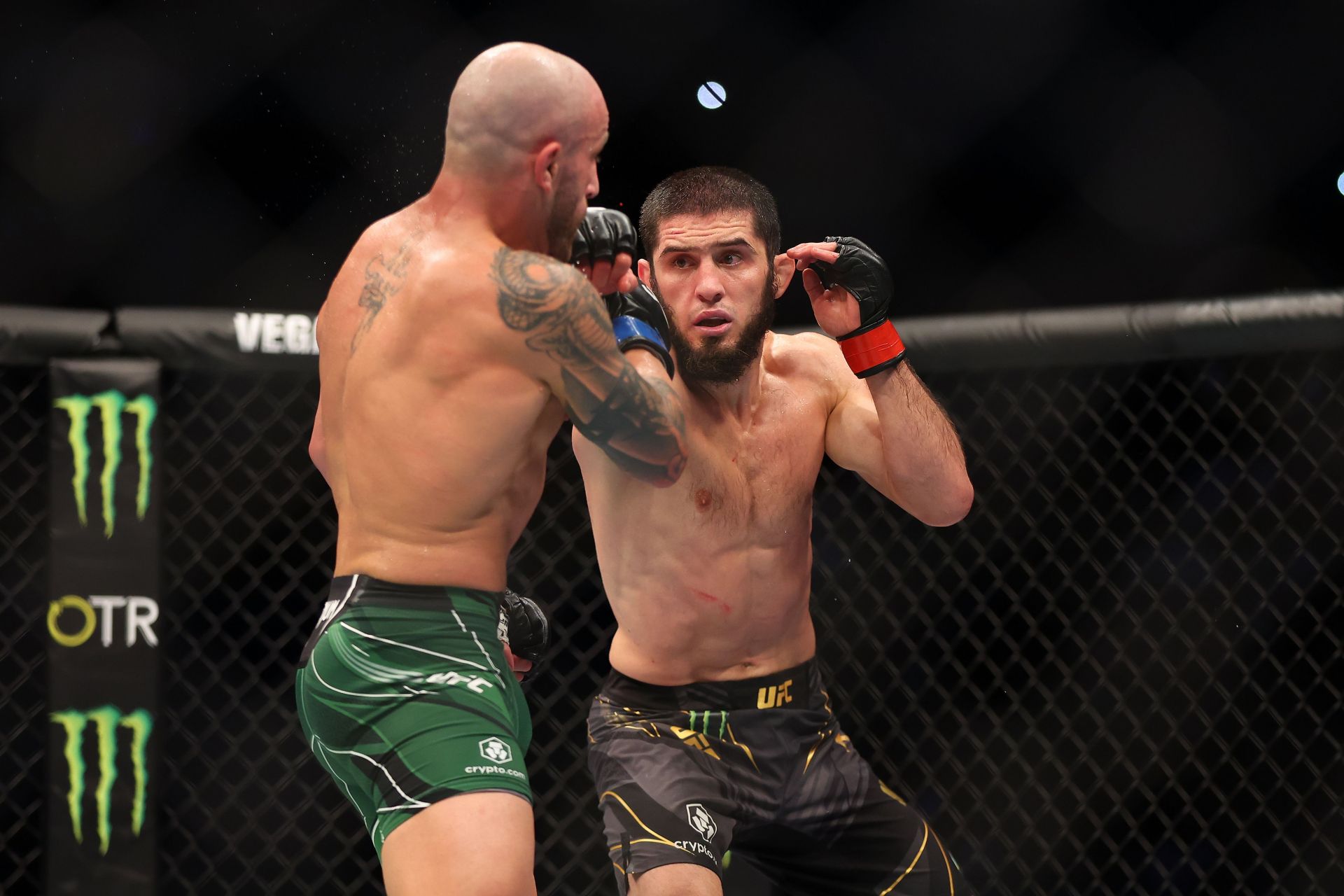 After his win over Alexander Volkanovski, could Islam Makhachev face Dustin Poirier next?