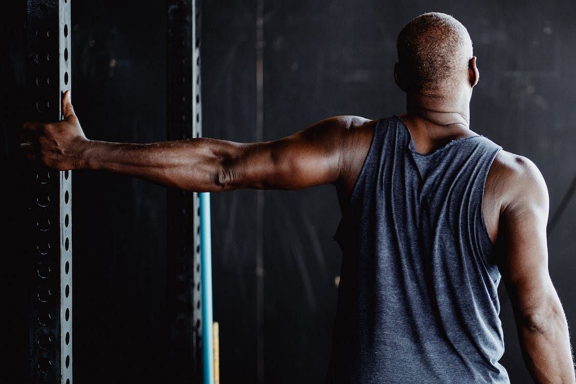 Doing shoulder press increases shoulder strength as well as develops upper body. (Photo via Pexels/Ketut Subiyanto)