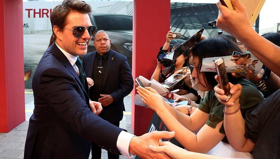 Can Tom Cruise fly a jet?
