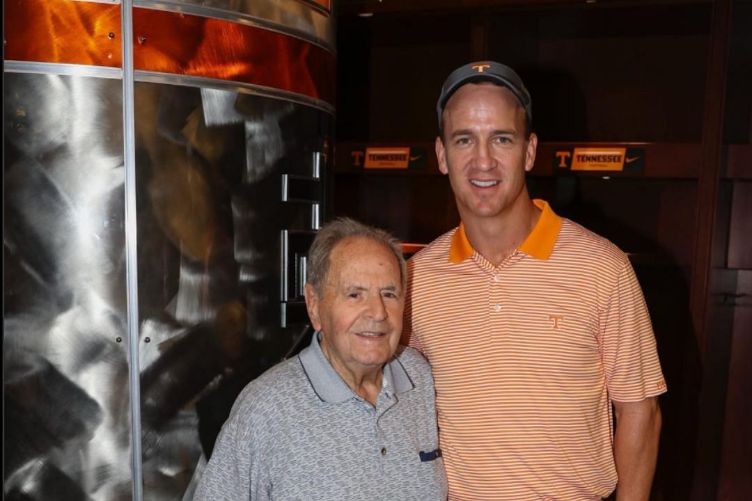 Gus Manning (l) with University of Tennessee great and NFL HOF Peyton Manning (r)