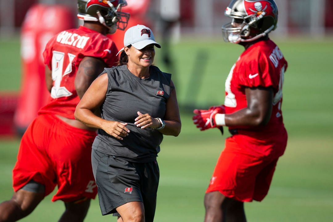 Former Buccaneers coach Lori Locust joins the Titans