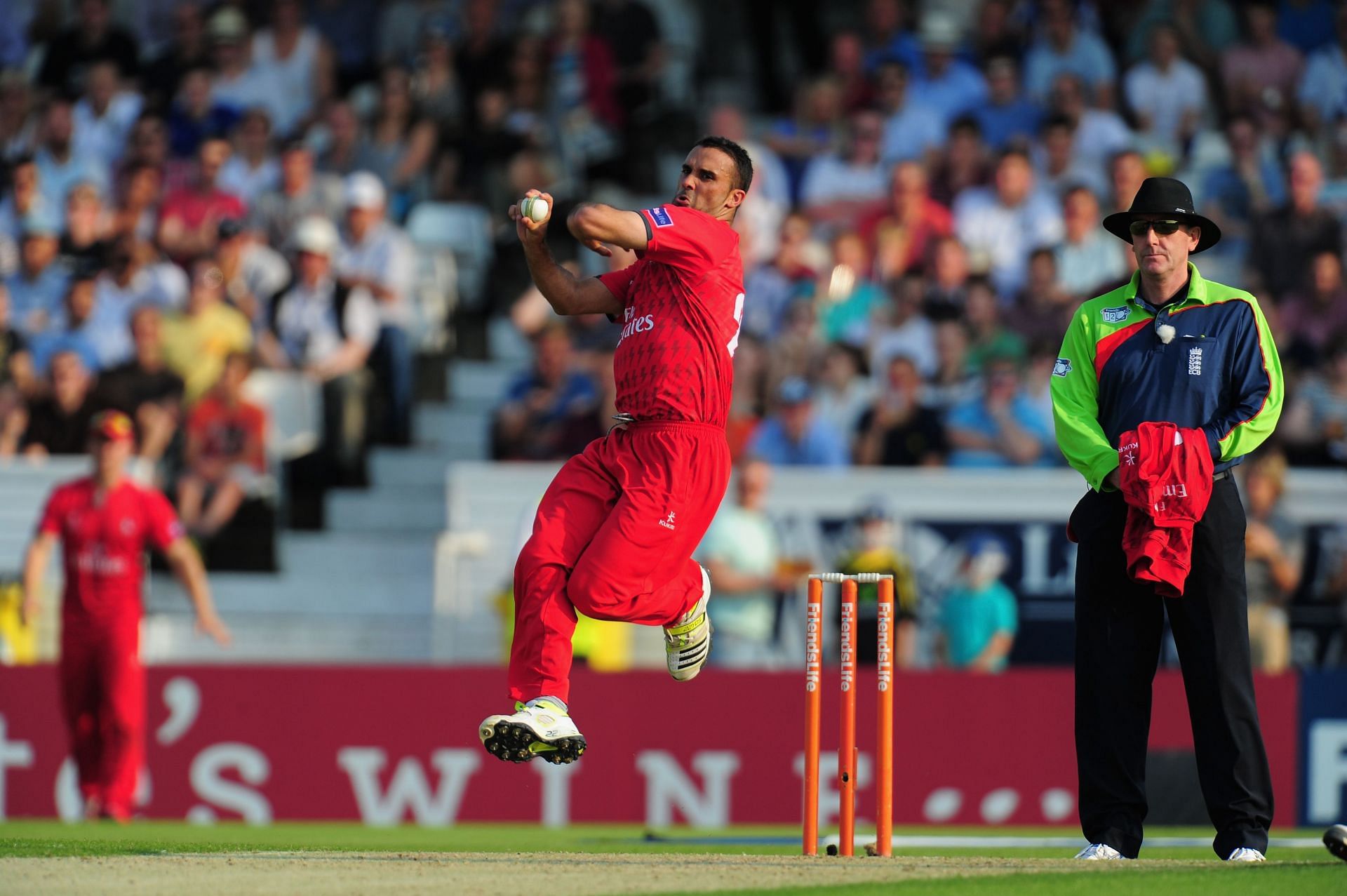 Yorkshire Carnegie v Lancashire Lightning - Friends Life T20 (الصورة: Getty)