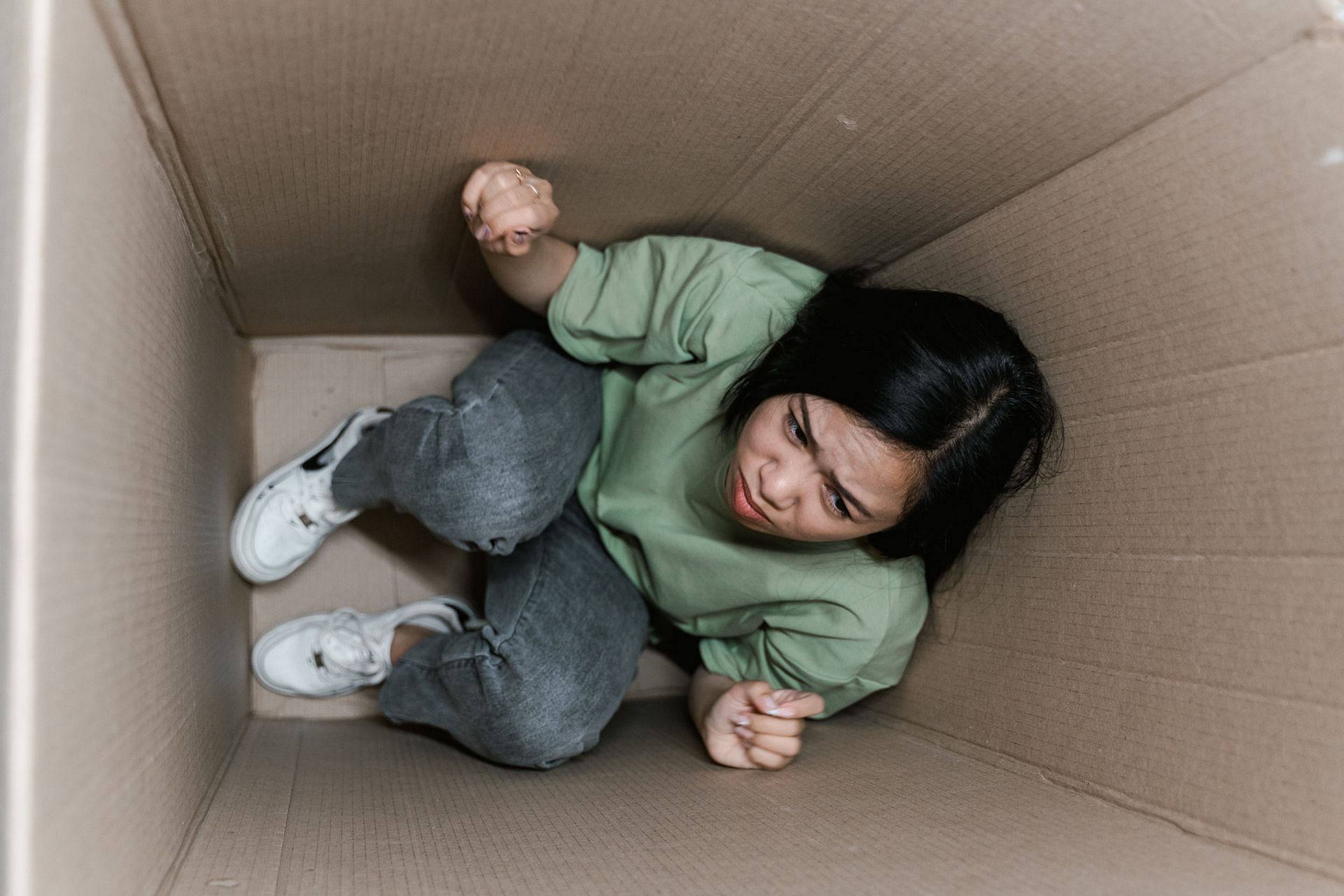 Claustrophobia (Photo via Pexels/MART PRODUCTION)