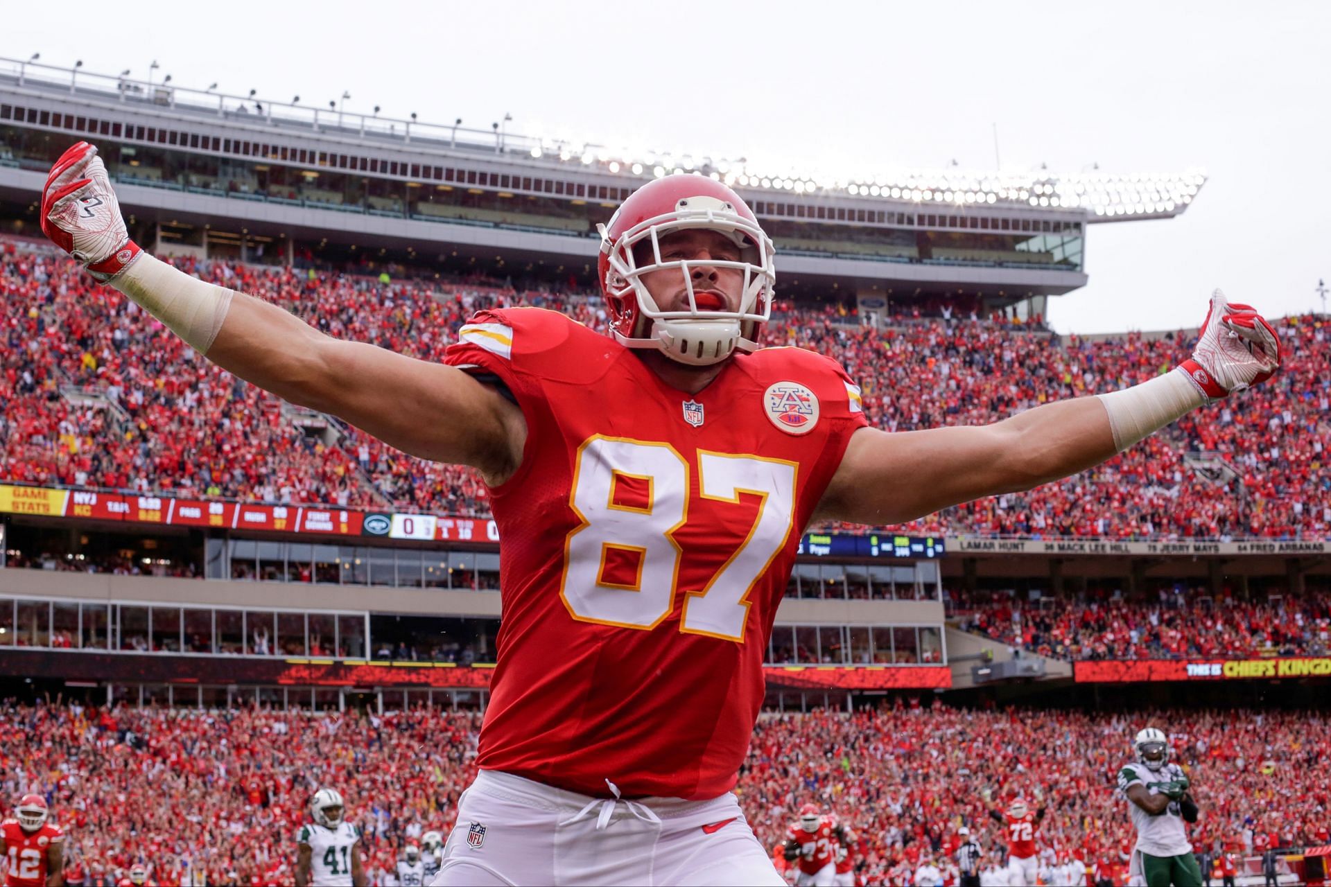 Travis Kelce could have been an MLB star