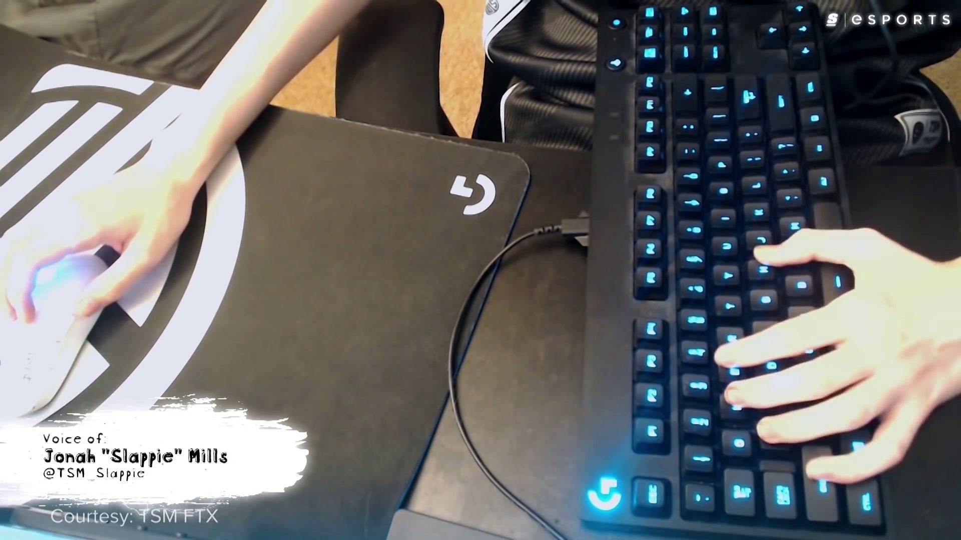 Tilting the keyboard gives access to more keys (Image via YouTube/theScoreesports)