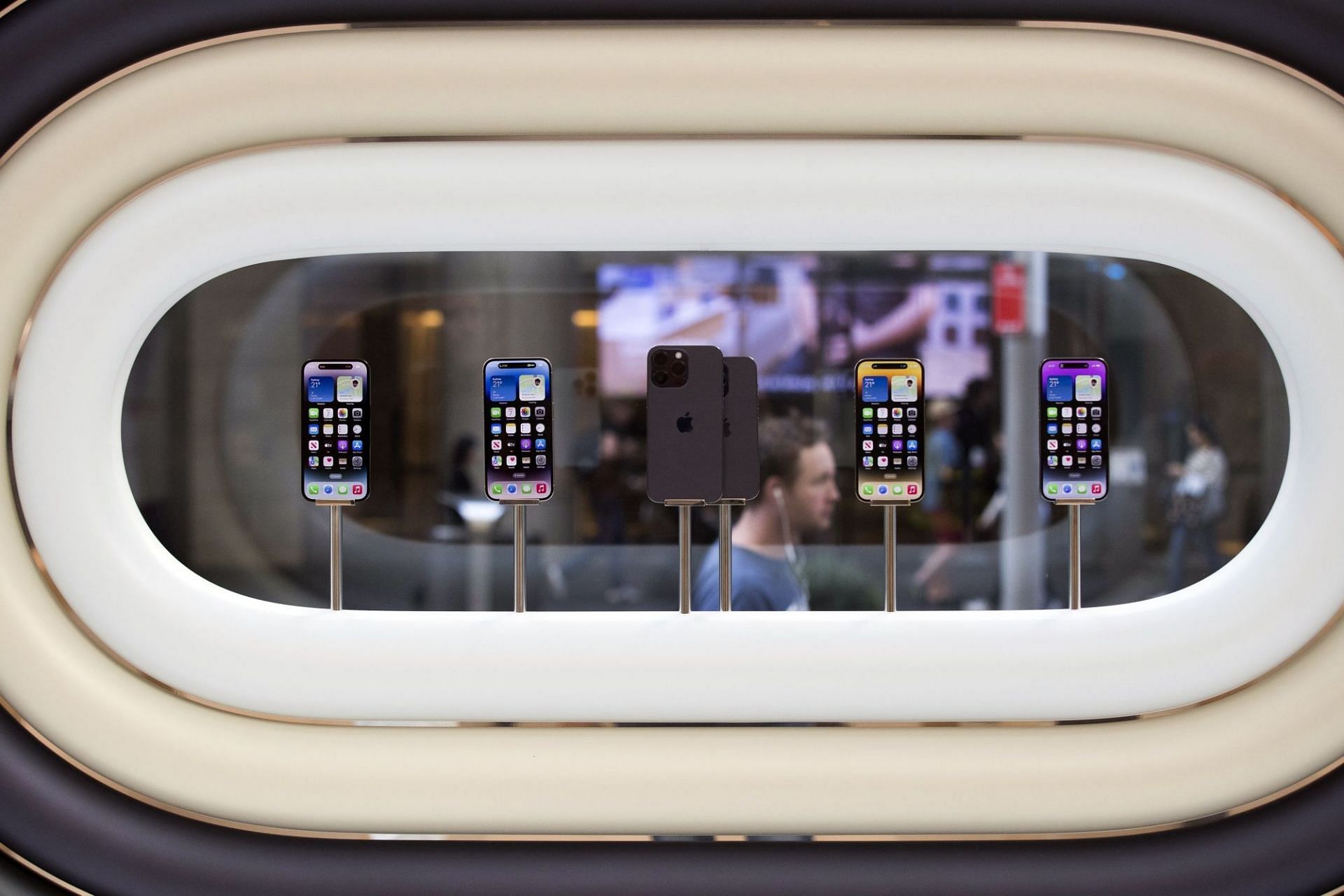 Apple might launch iPhone Ultra model soon in 2024 (Image via Brent Lewin/Bloomberg)