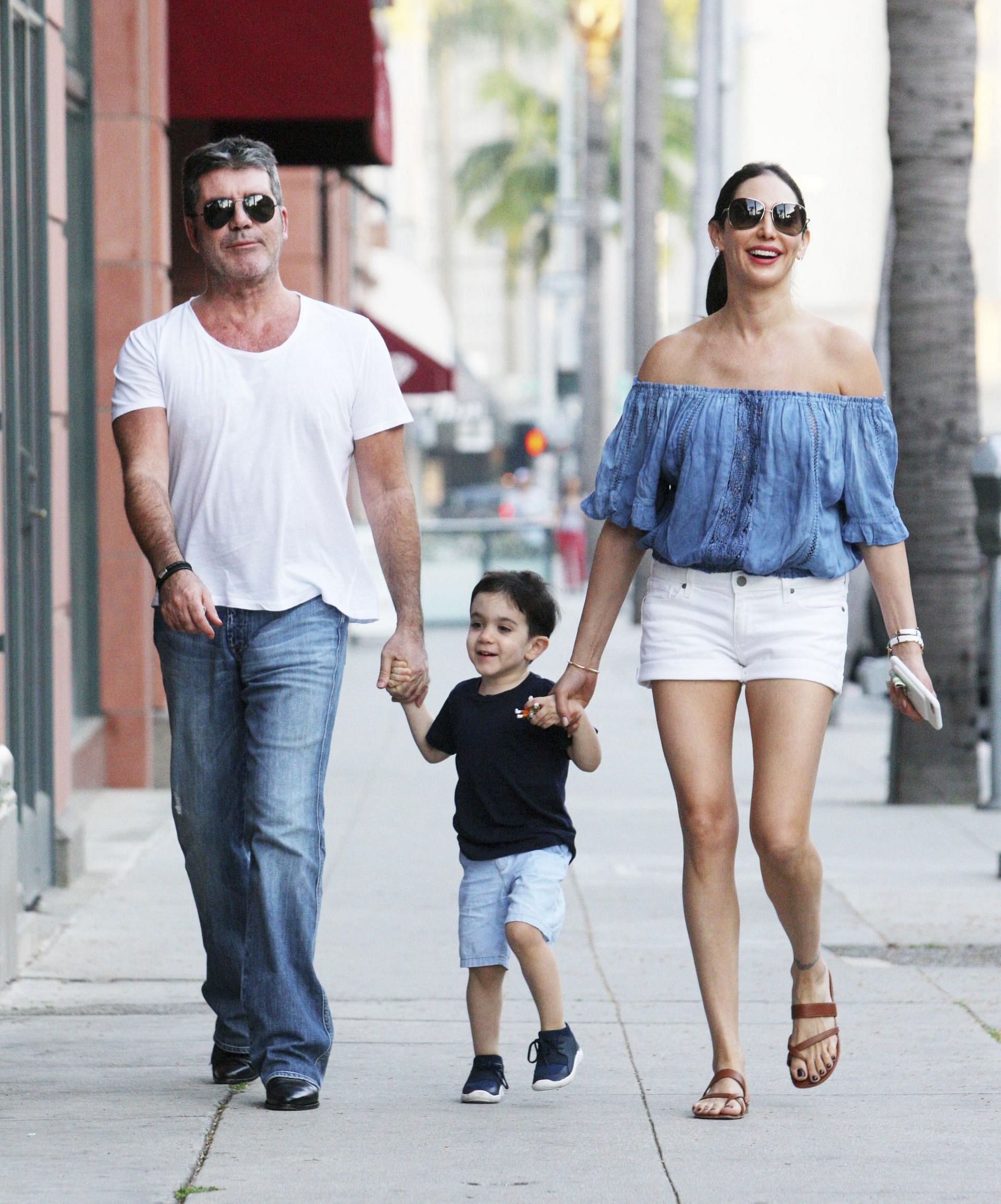 Simon Cowell and his family on the streets of USA in 2017. (Image via Fame Flynet)