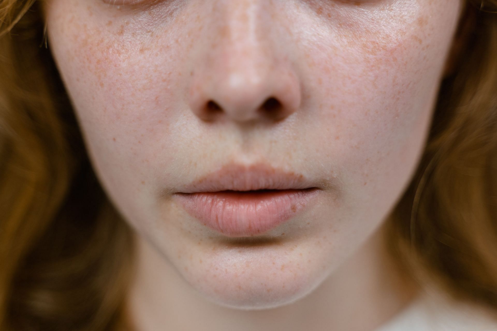Clear pores help in getting rid of dirt, oil and sebum. (Image via Pexels/Tima Miroshnichenko)
