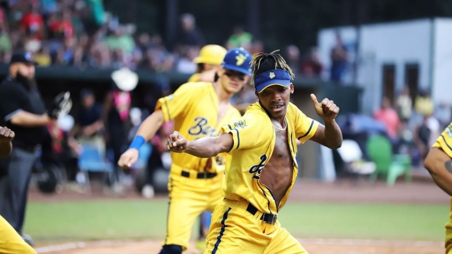 WATCH: Savannah Bananas pitcher amazes the internet with most daring - How Old Is Kyle Jackson Of The Savannah Bananas? Find Out Here!