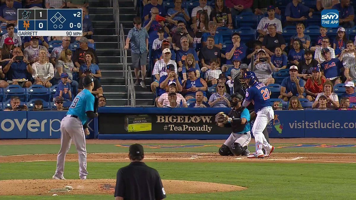 New York Mets fans react to Pete Alonso hitting a home run after sprinting  to dugout to get ready for his at-bat: He's been preparing for this