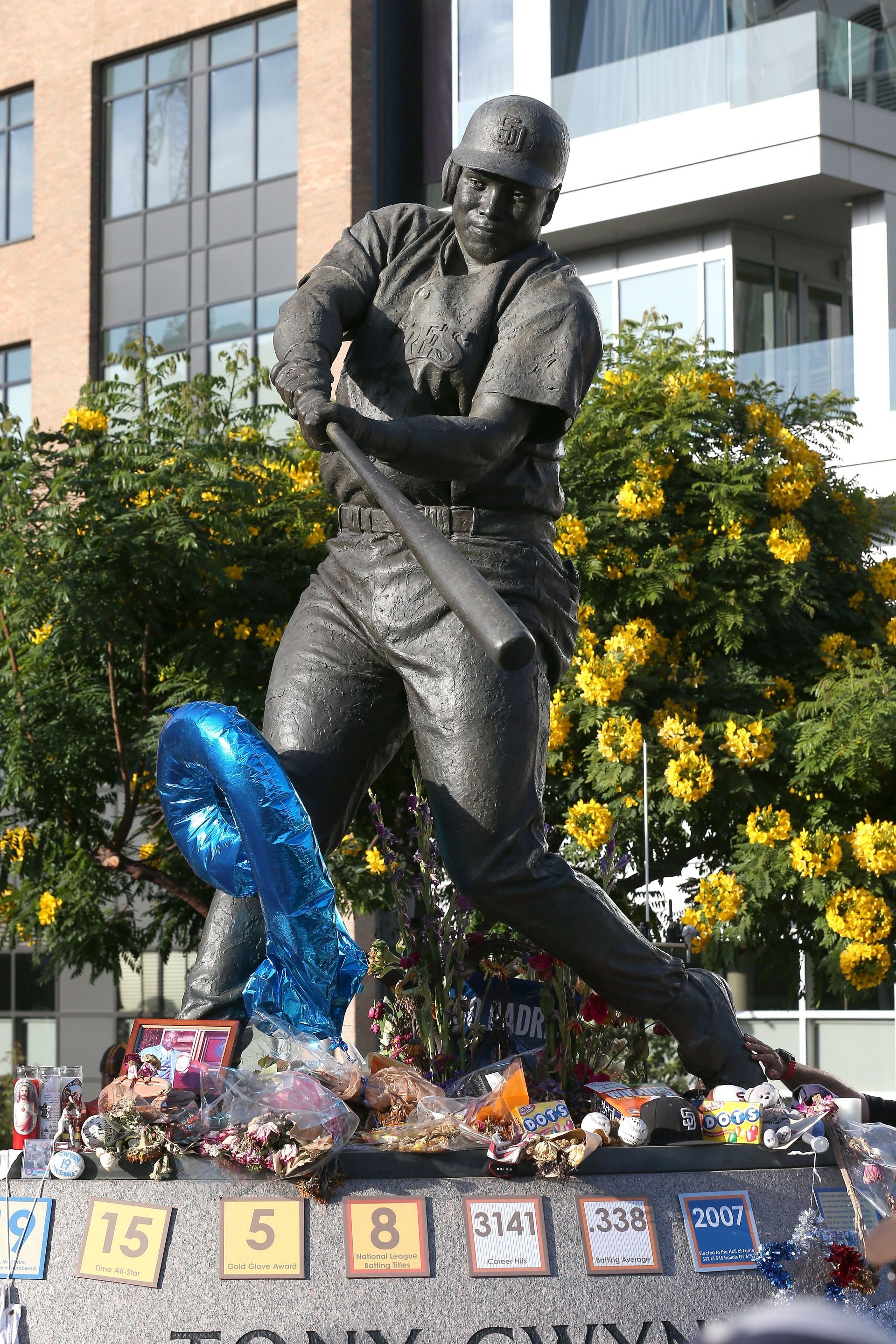 Memorial Tribute To Tony Gwynn