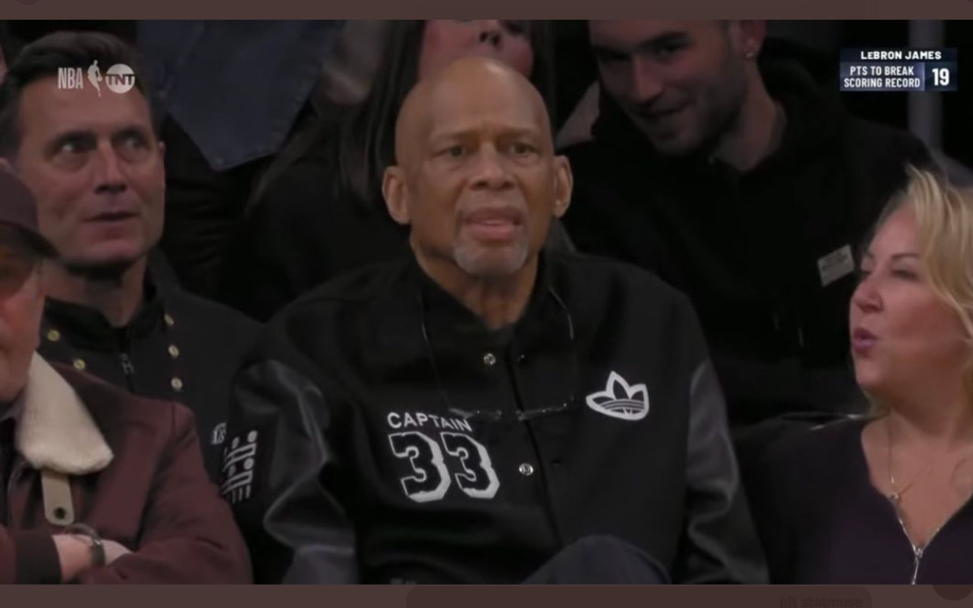 Kareem Abdul-Jabbar courtside during OKC Thunder - LA Lakers game