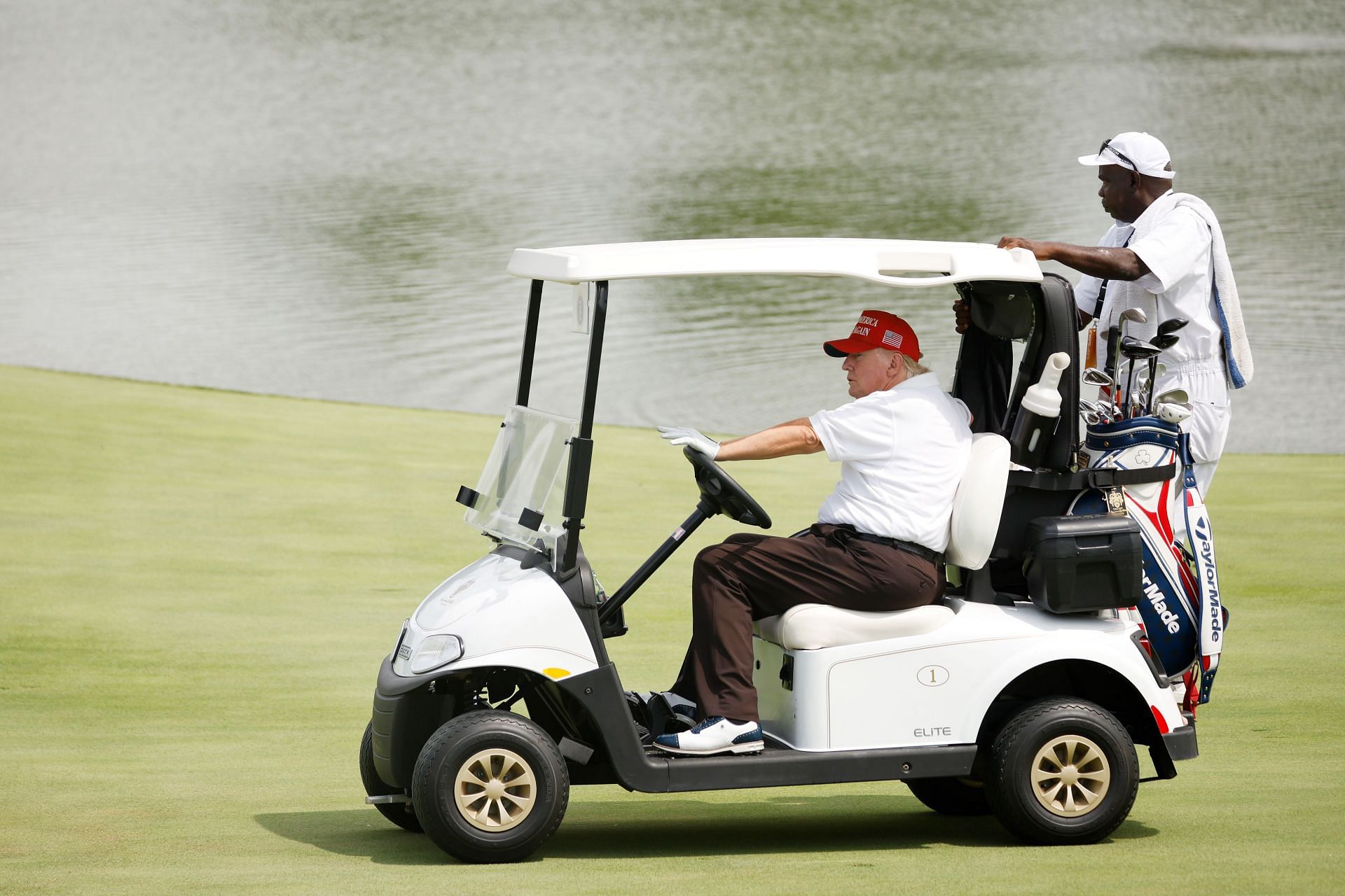 Donald Trump (Image via Cliff Hawkins/Getty Images)