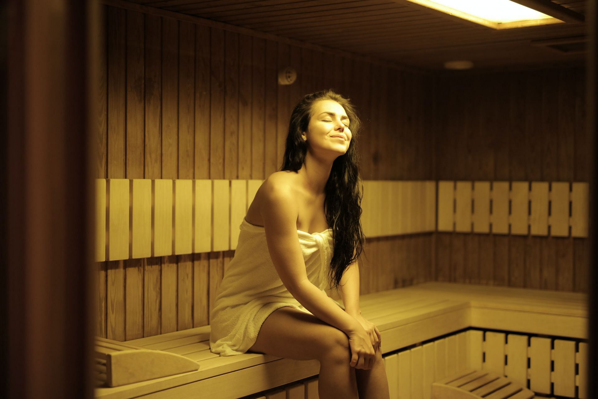 After workout sauna improves mood and reduces stress. (Image via Pexels/ Andrea Piacquadio)