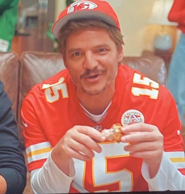 Pedro Pascal wears Kansas City Chiefs jersey in hilarious SNL skit