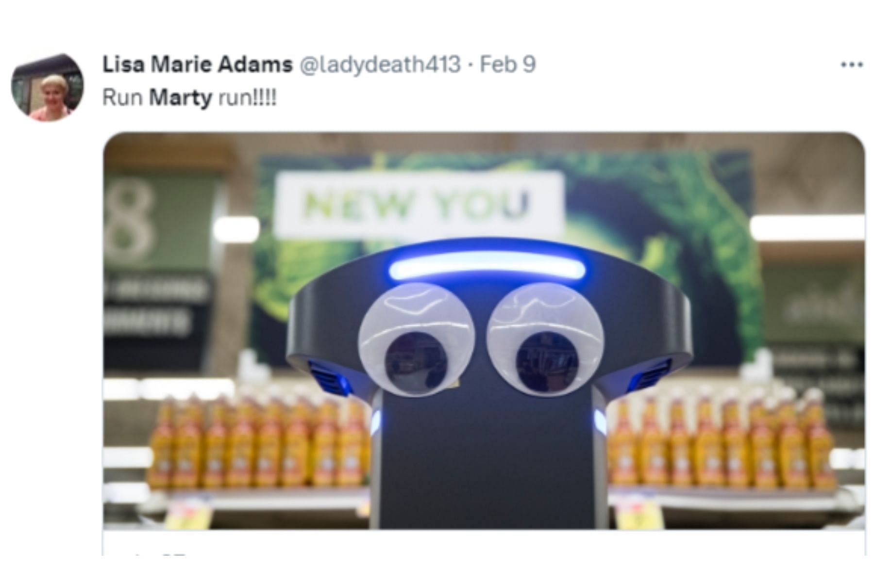 Internet reacts to service robot&#039;s brief escape (Image via Twitter)