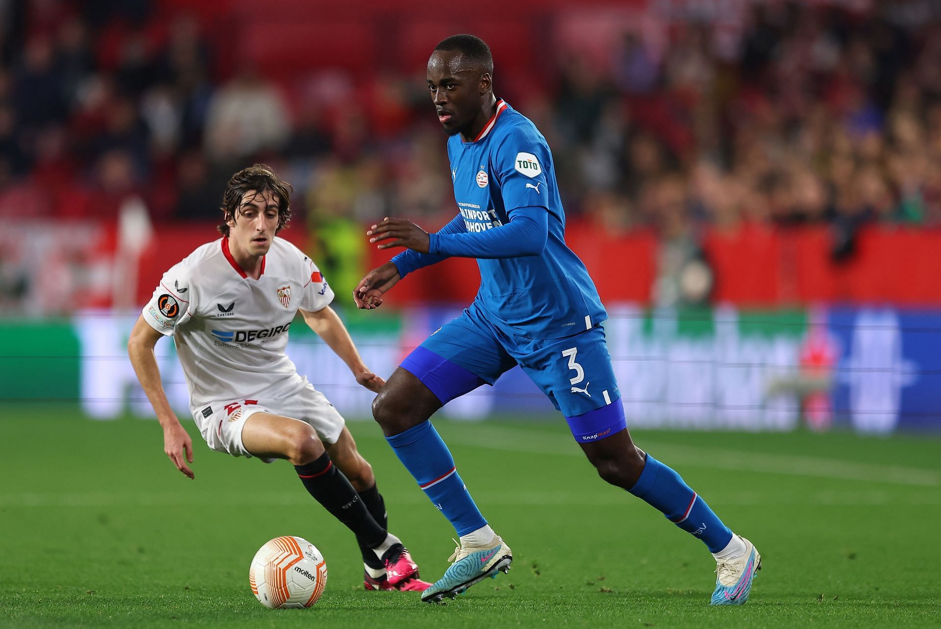 Sevilla FC v PSV Eindhoven: Knockout Round Play-Off Leg One - UEFA Europa League