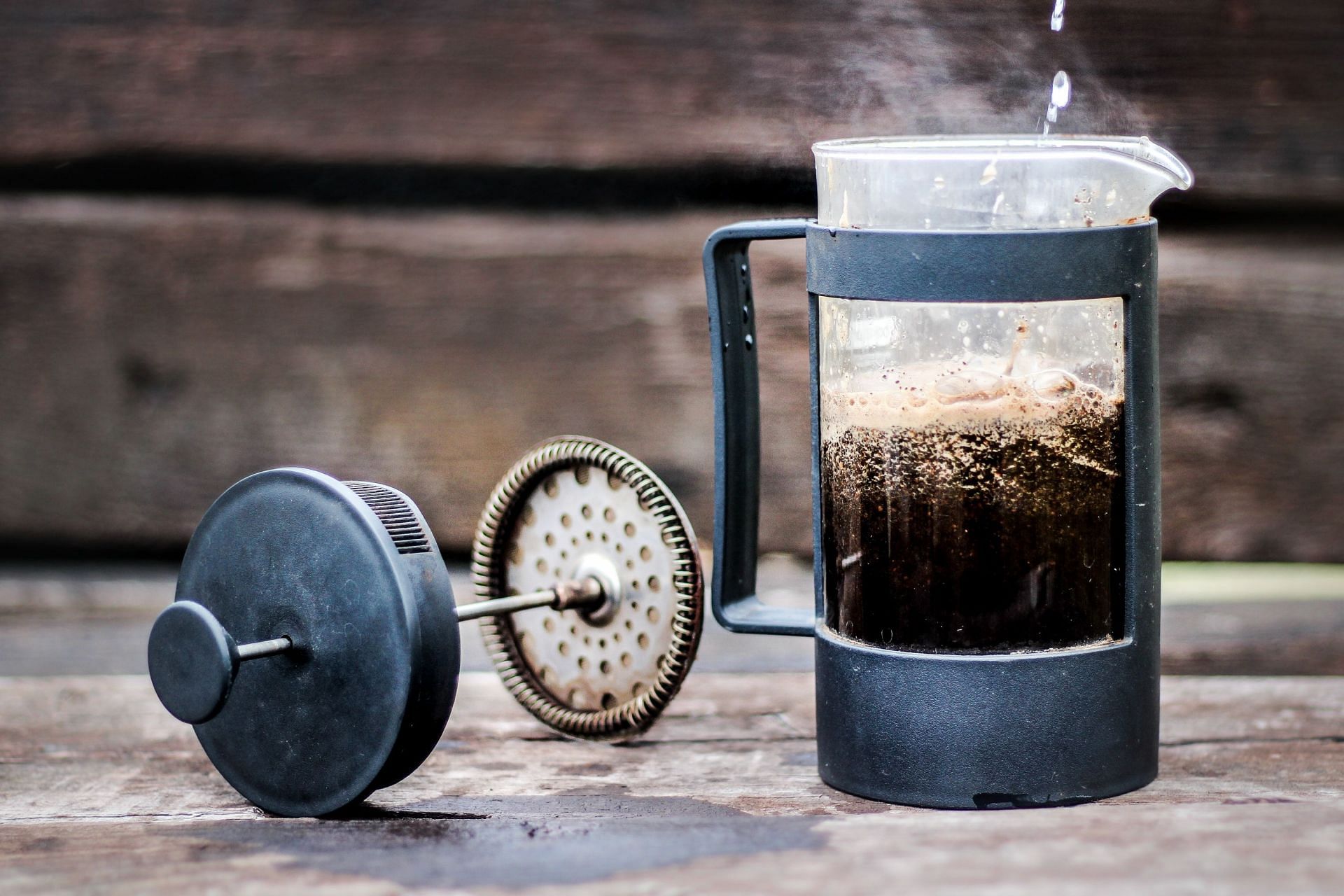 Freshly roasted coffee provides various benefits. (Image via Unsplash / Rachel Brenner)