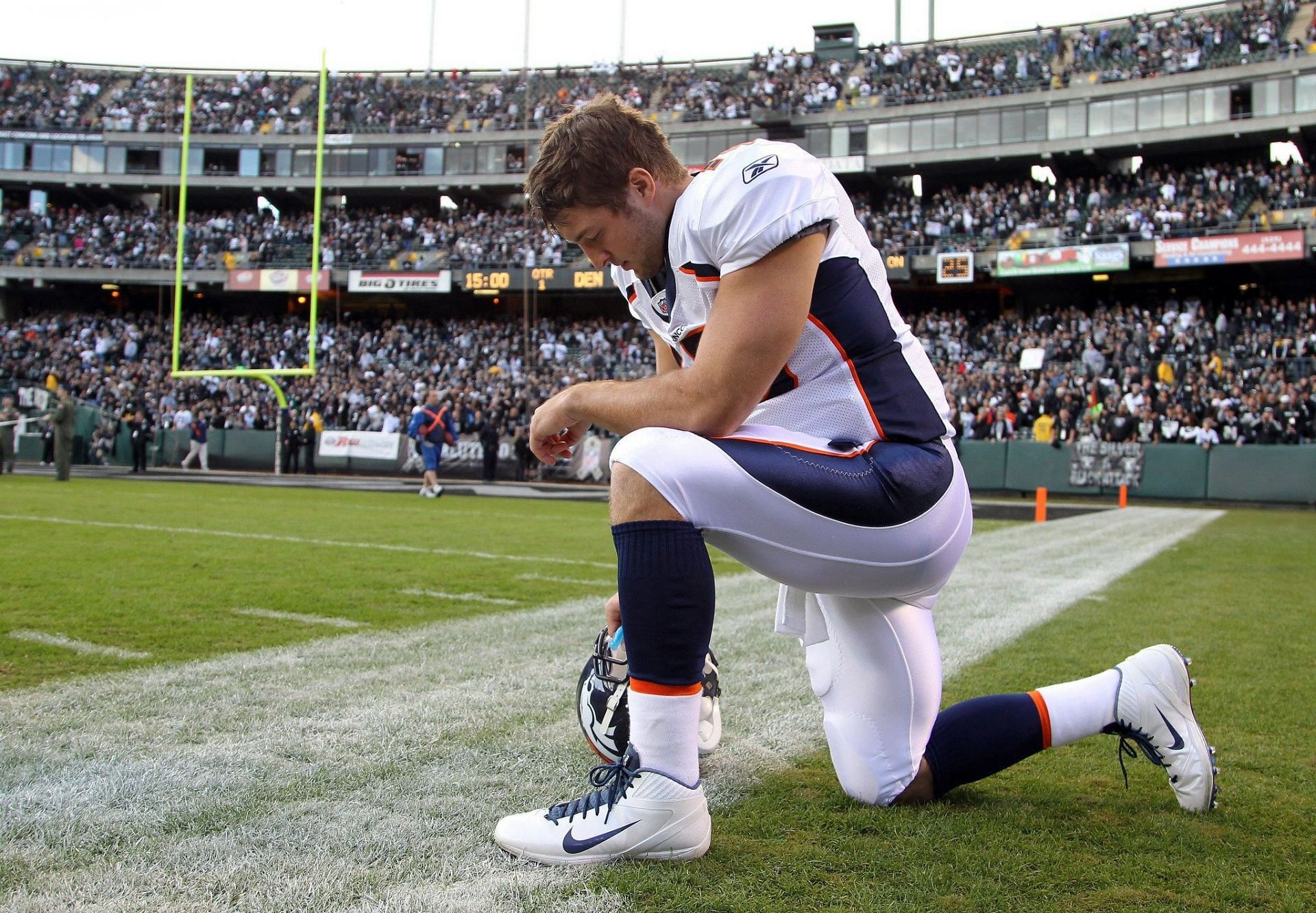 Broncos pick QB Tim Tebow at No. 25 in NFL draft – The Denver Post