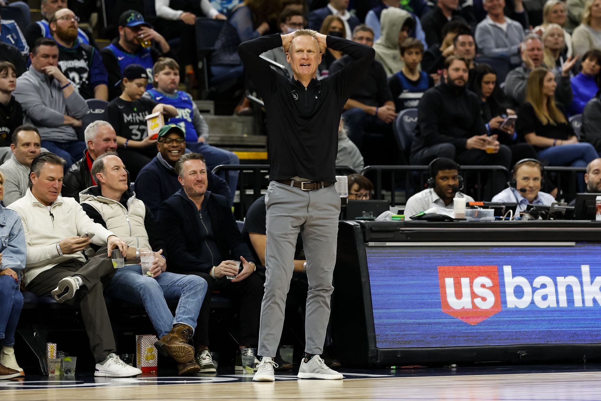 Warriors vs. Clippers, Game 4: Steve Kerr jokes wearing a 'That's all,  folks' shirt - Golden State Of Mind