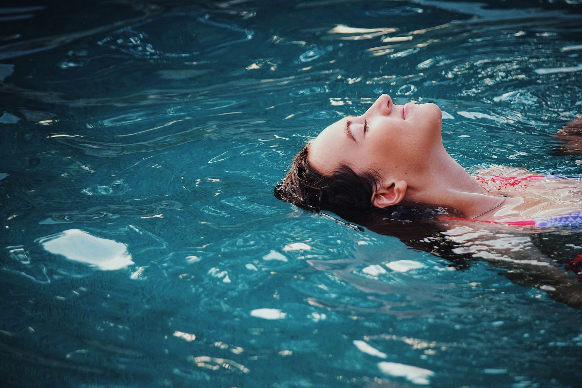 Swimming can help you get rid of distractions. (Photo via Unsplash/Haley Phelps)