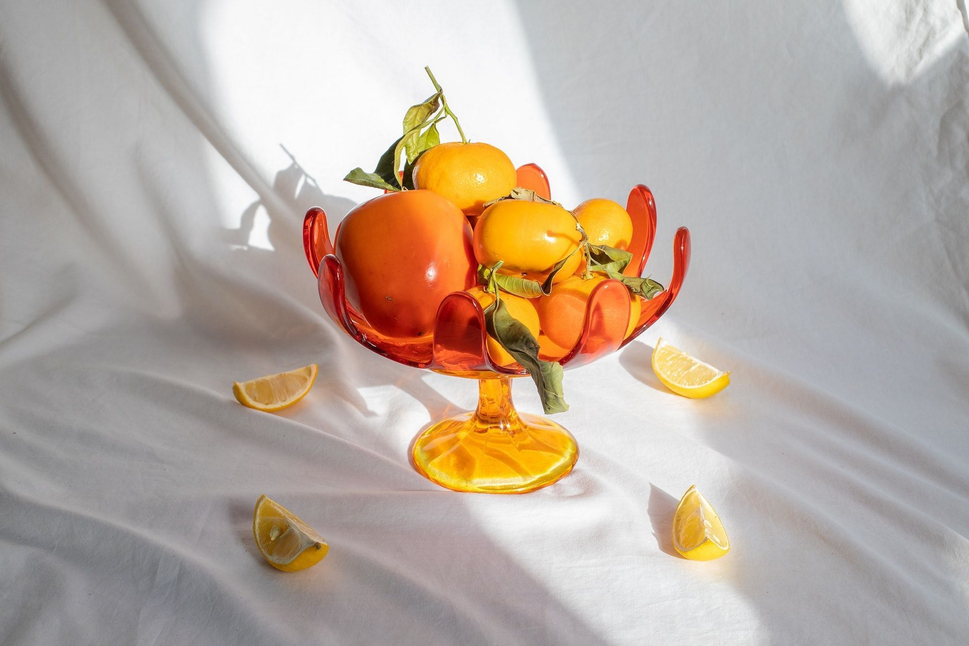 Persimmons contain important antioxidants. (Photo via Pexels/Jill Burrow)